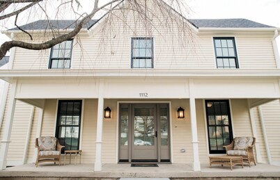 The Neal House: Charming & Historic 3 Bedroom House