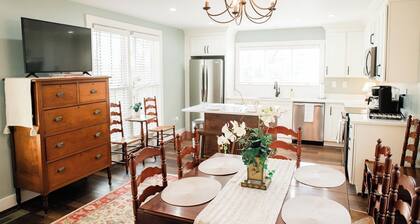 The Neal House: Charming & Historic 3 Bedroom House