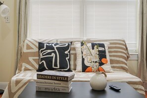 2 bedrooms, Internet, bed sheets - Cozy & Stylish 2BR Apt in University City (Philadelphia)