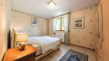 1 quarto, ferros/tábuas de passar roupa, Wi-Fi, roupa de cama