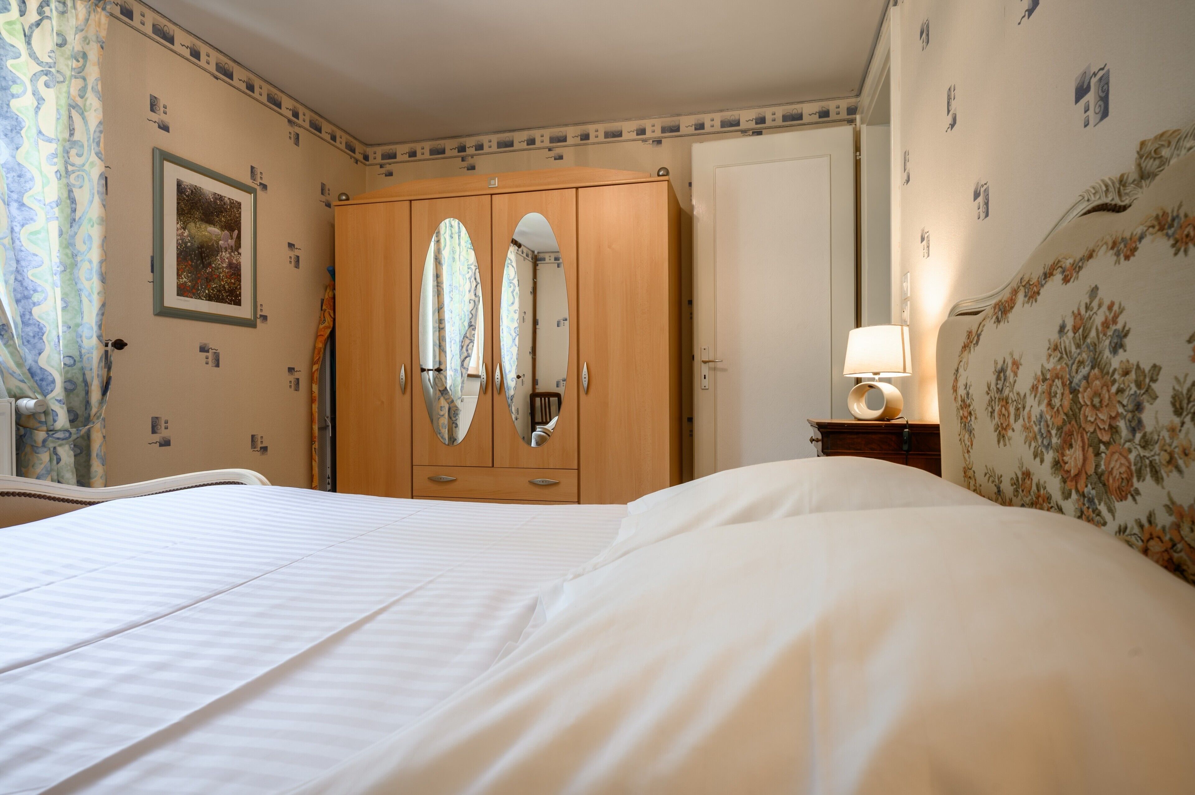 1 chambre, fer et planche à repasser, Wi-Fi, literie fournie