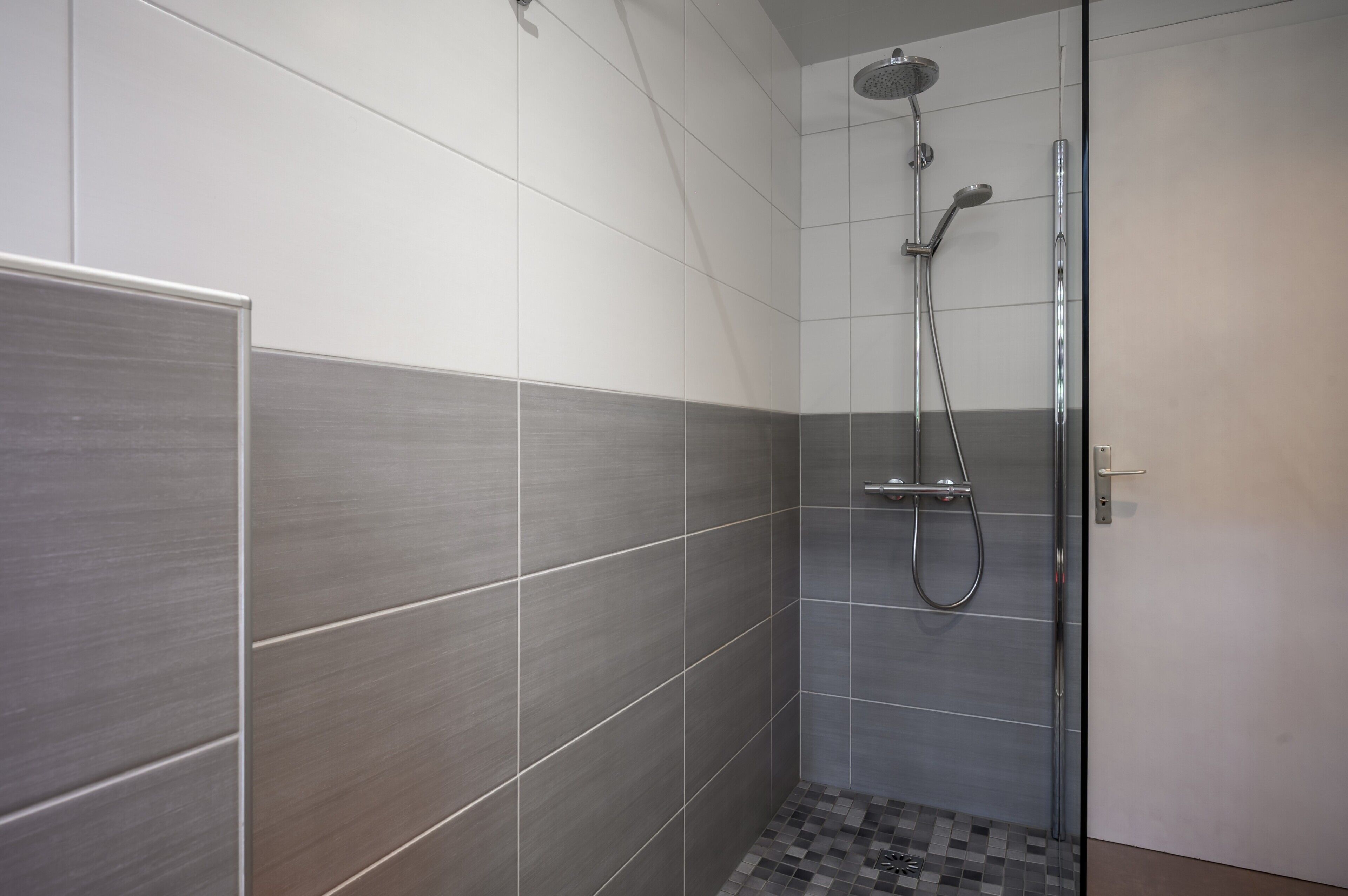 Douche, serviettes fournies