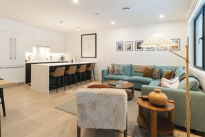 Living area - Max Send (Revelstoke)