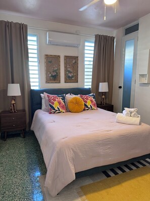 3 bedrooms, iron/ironing board, WiFi, bed sheets - Casa Luz 2A Beautiful 3/3 with Terrace/Lots of Space Great Location (San Juan)