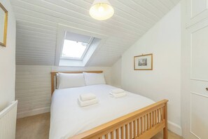 4 chambres, fer et planche à repasser, Wi-Fi, draps fournis