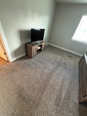 Interior - Trails, skiing, biking, hiking, and more! (Cedar City)