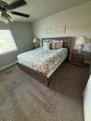 3 bedrooms, WiFi, bed sheets - Trails, skiing, biking, hiking, and more! (Cedar City)