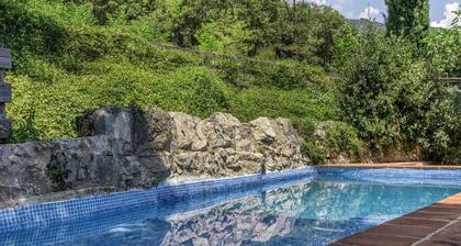 Real disconnection in Alta Garrotxa. Nature, calm and home cooking.