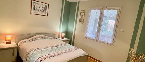 3 chambres, fer et planche à repasser, accès Internet