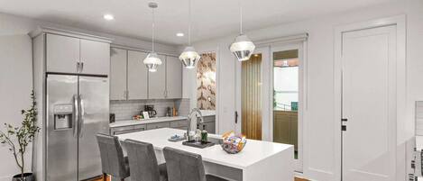 Réfrigérateur, micro-ondes, four, plaque de cuisson