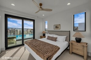 9 Schlafzimmer, Schreibtisch, WLAN, Bettwäsche