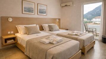 Twin Room | Desk, free WiFi