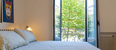 1 bedroom, travel crib, free WiFi, bed sheets