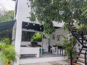 Unclassified image, 4 of 7, button - Oporto Cabin (Pool, BBQ) Relax and enjoy nature. (Apulo)