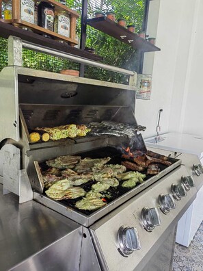 Unclassified image, 3 of 7, button - Oporto Cabin (Pool, BBQ) Relax and enjoy nature. (Apulo)