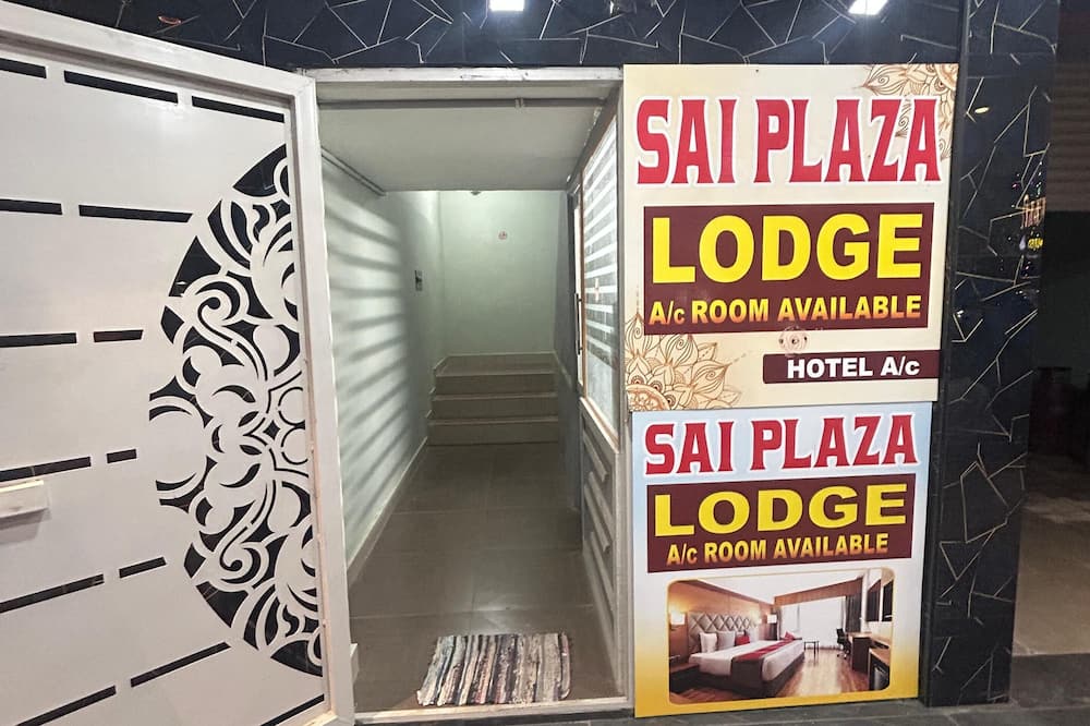 Sai Plaza Lodge