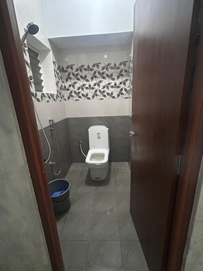 Ducha y bañera combinadas, jabón y champú