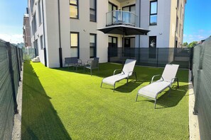 Terrace/patio - Apartment in Ares 400m from the beach with private garden and garage included. (Ares)