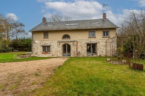 Exterior - La Ruche - Maison 7p avec Jardin (Saint-Lucien)