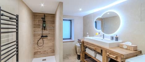 Hair dryer, towels