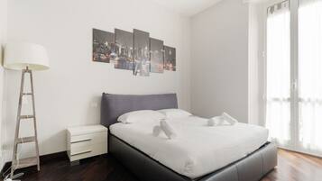 2 Schlafzimmer, Bügeleisen/Bügelbrett