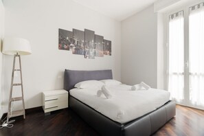 2 chambres, fer et planche à repasser