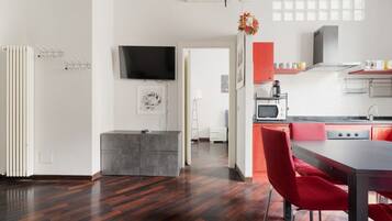 Kühlschrank, Mikrowelle, Toaster