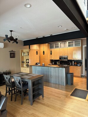 Dining - Centrally Located Urban Loft-Near Boulder and Denver (Westminster)