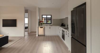 2BD | Sunlit Urban Retreat | Noble Park