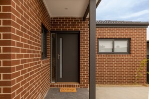 Exterior detail - 2BD | Sunlit Urban Retreat | Noble Park (Noble Park)