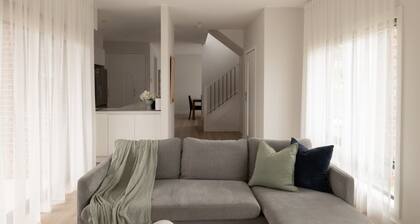 2BD | Cozy Modern Hideaway | Noble Park