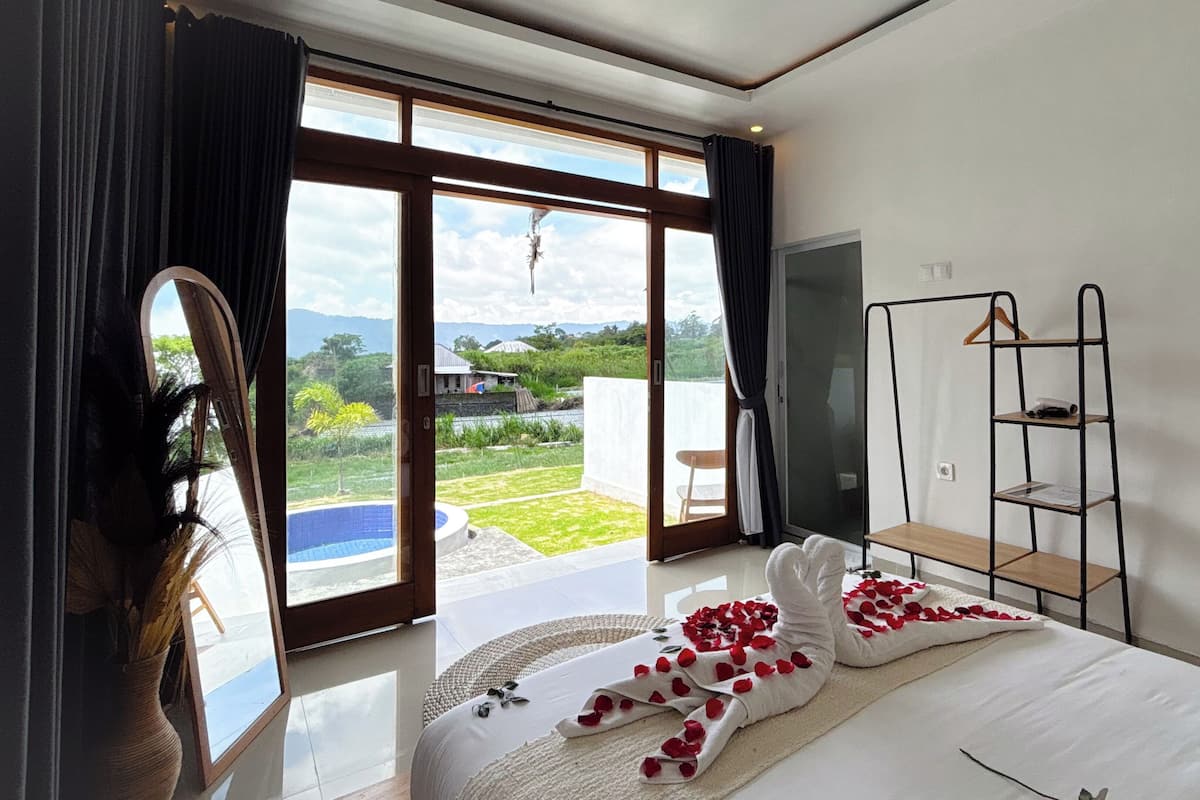 Deluxe Double Room, 1 Bedroom, Private Pool, Mountain View | Free WiFi, bed sheets
