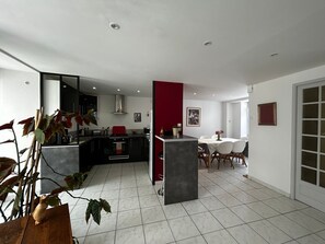 Dining - Charming 6-person home with garden and jacuzzi in La Roche-Posay (La Roche-Posay)