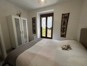 3 bedrooms, free WiFi - Charming 6-person home with garden and jacuzzi in La Roche-Posay (La Roche-Posay)