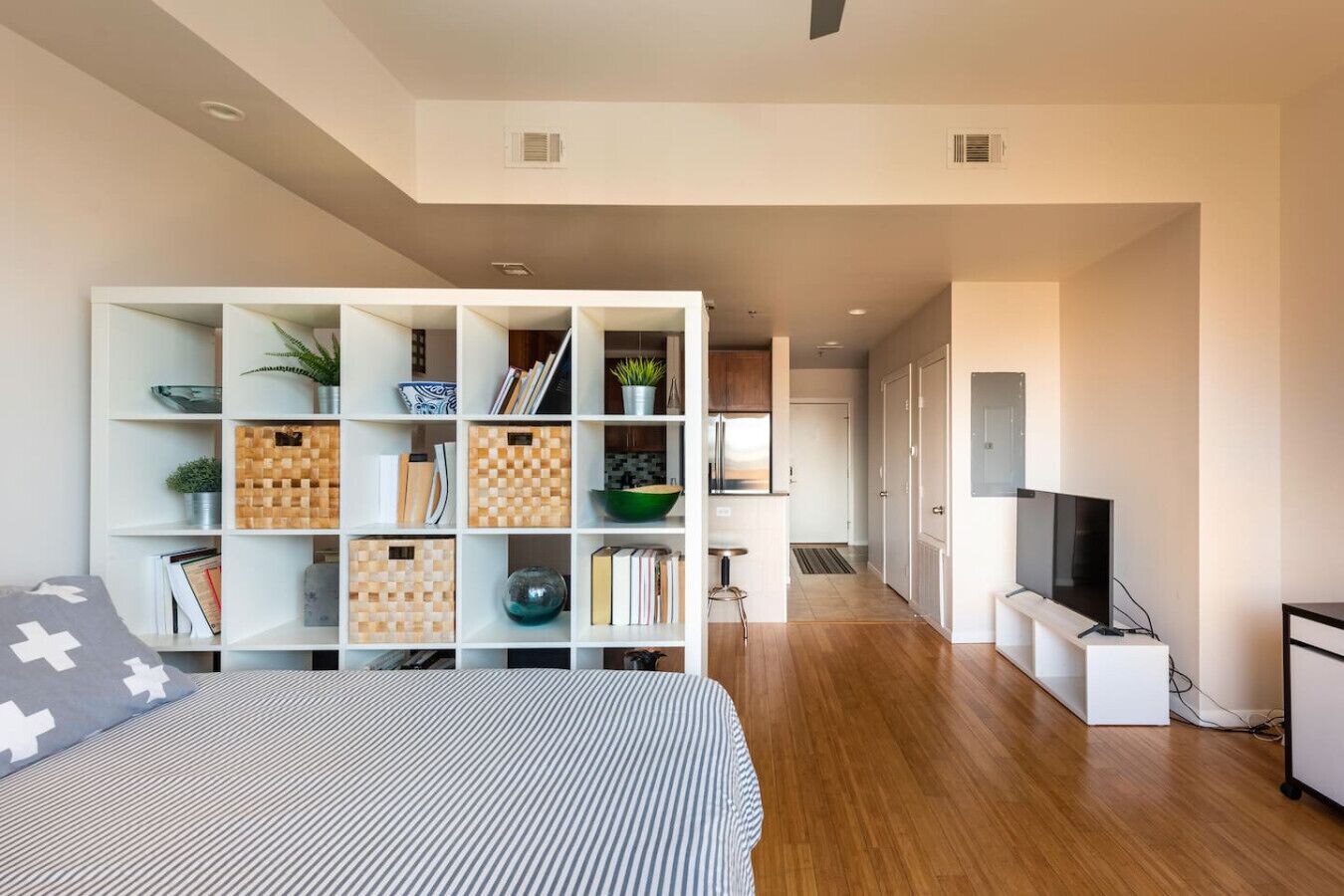 Bureau, fer et planche à repasser, Wi-Fi, literie fournie