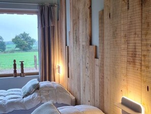 2 bedrooms, free WiFi - Cozy Lodge in Vivans with Pool and Spa, Pets Allowed (Vivans)
