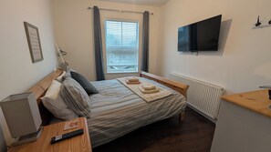 3 bedrooms, iron/ironing board, WiFi