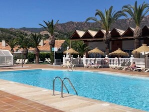 Unclassified image, 5 of 19, button