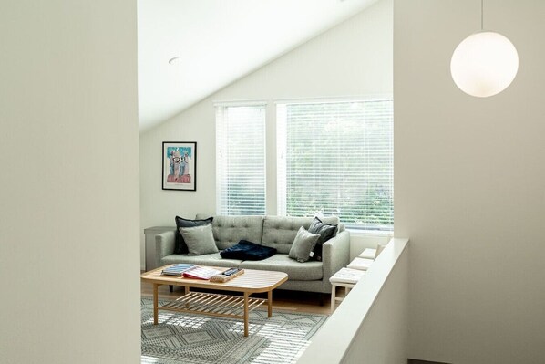 Unclassified image, 1 of 17, button