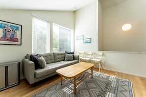 Unclassified image, 3 of 17, button