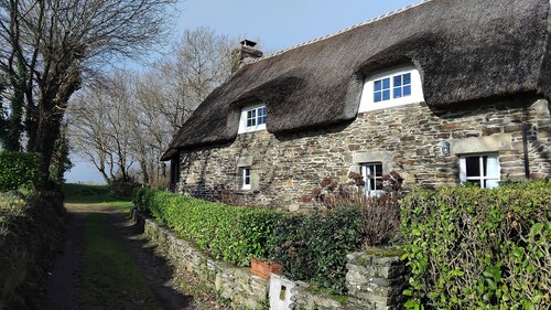 Charming cottage. Along the coastal paths, a hiker's delight!