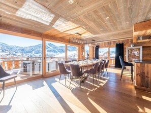 Dining - Luxury Chalet in Les Gets with Jacuzzi, Wifi & Parking (Les Gets)