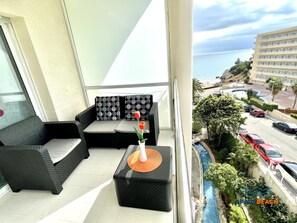 Property grounds - Beachfront Loft with A/C and Pool, Near Port Aventura, Salou (Salou)