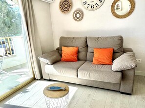 TV - Seaside apartment, family ideal, air-conditioned (Cambrils)