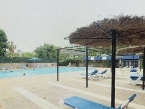 Pool - Comfortable apartment in Salou with air conditioning, pool and optional Wi-Fi, near the beach (Salou)