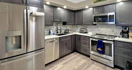 Mountain Basecamp Near Killington | Fireplace + Pool Access