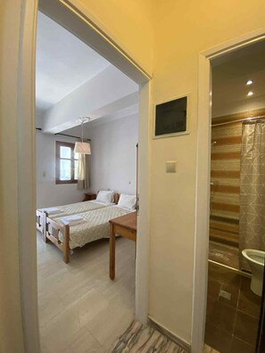2 bedrooms, WiFi, bed sheets - COZY NEST APT1 ON GEORGIOUPOLIS-CHANIA CRETA
200 METER FROM THE BEACH (Georgioupoli)