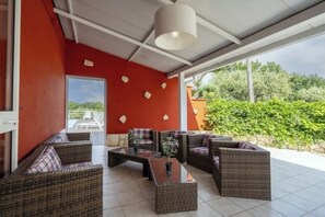 Terrace/patio - Uncle's farmhouse, private pool (castellana grotte)