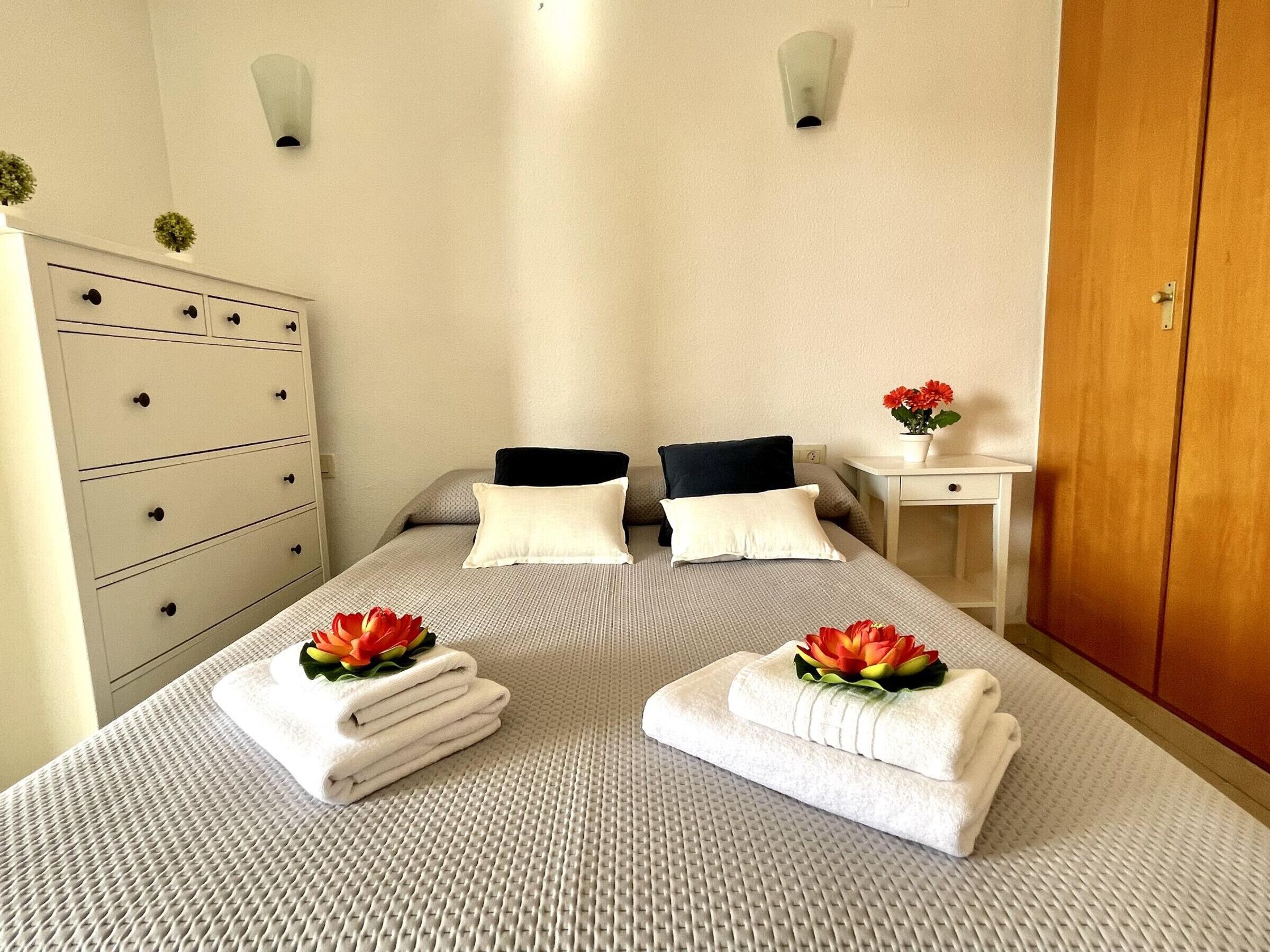 1 dormitorio y ropa de cama