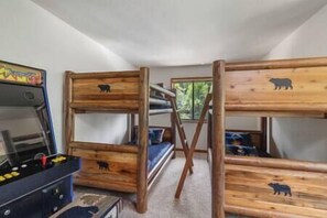 Children’s area - 4 Seasons Lodge~Amenities~EV charger (Twain Harte)